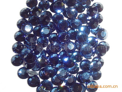 繽紛鉆飾，點(diǎn)亮創(chuàng)意時(shí)尚——探秘義烏豐贏服裝輔料廠(chǎng)家的中東鉆、仿捷克鉆與DMC